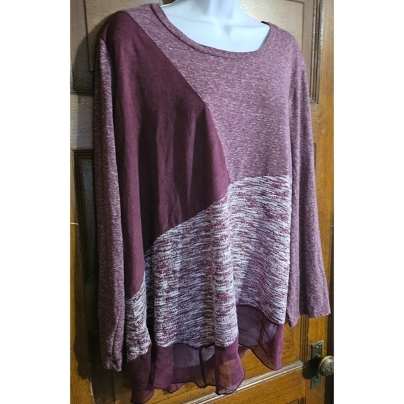 Signature Studio Mixed Fabric Top - Picture 3 of 7